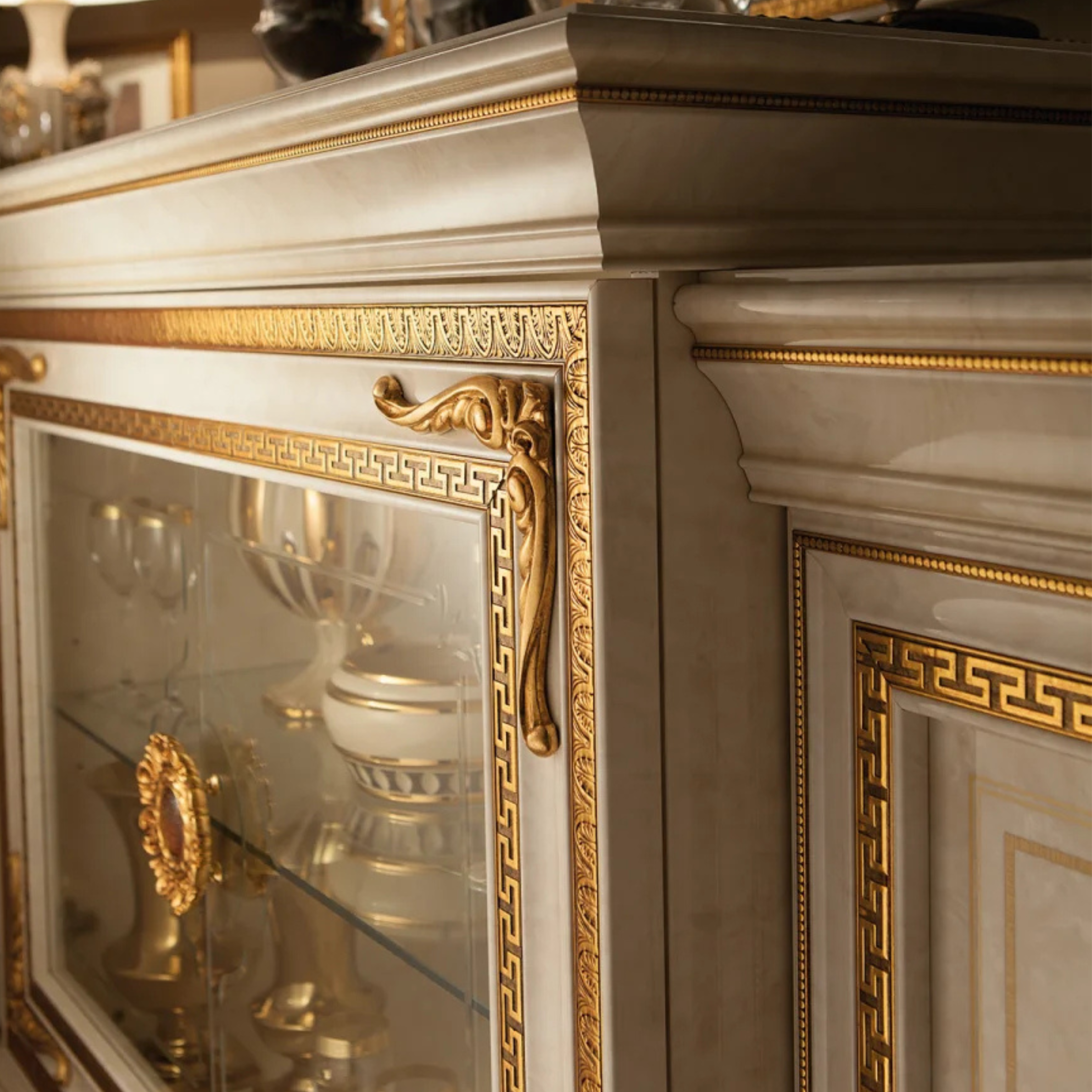 Leonardo 4-Door Buffet